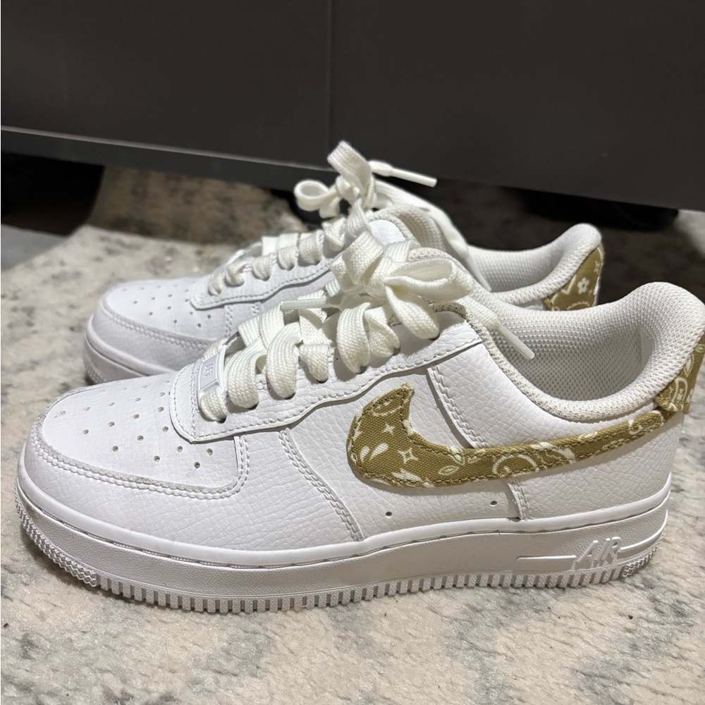 Nike White and Gold Women's Sneakers